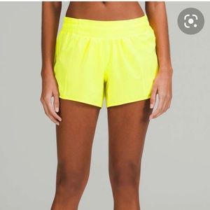 NWT Lulu lemon - Electric Lemon Hotty Hot Low-Rise Lined Short 4” size 6